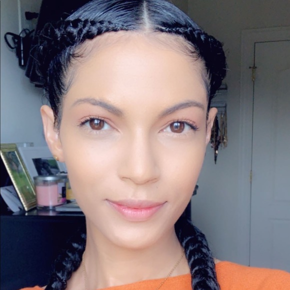 Meet your poshmark seller. 🎈🎊👑❤️ - Picture 1 of 8